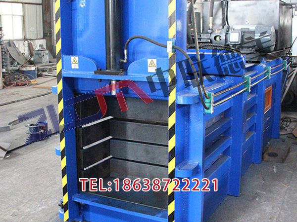 海南220廢紙打包機工作